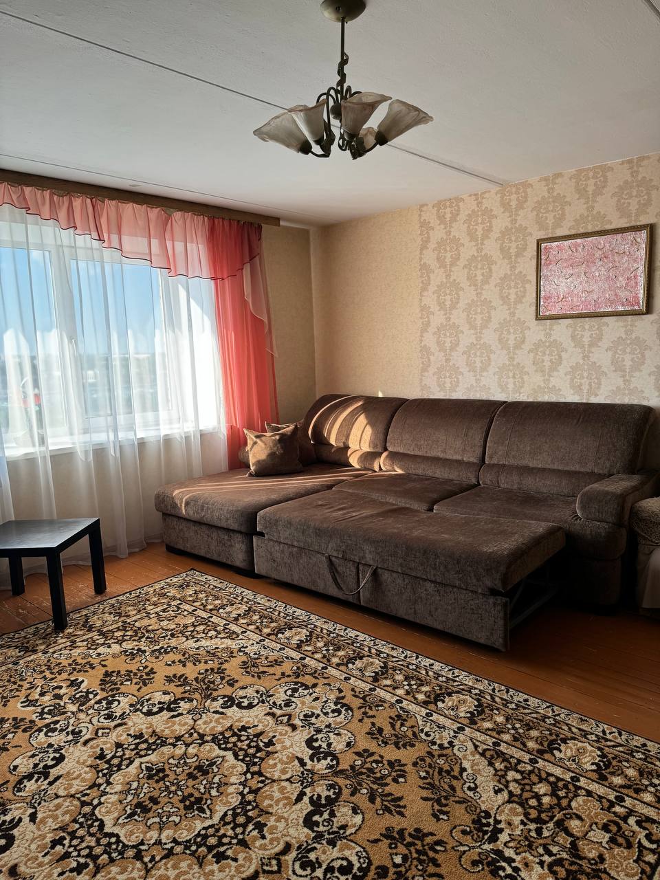 Трёхкомнатная квартира на сутки — Брестская, 74